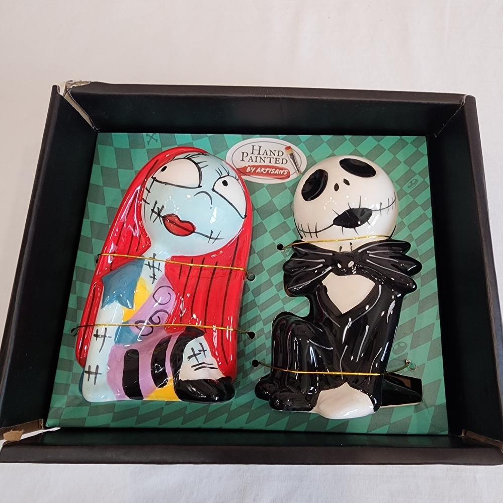 Disney The Nightmare Before Christmas Jack And Sally Salt & Pepper Shaker Set